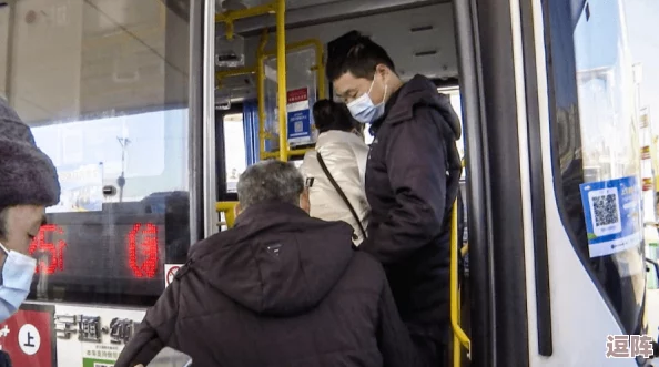 检票员用b检票按尺寸上车网站,旨在提供便捷的乘车服务和精准的检票体验,让旅客轻松上车 检票员用b检票按尺寸上车网站,旨在提供便捷的乘车服务和精准的检票体验,让旅客轻松上车