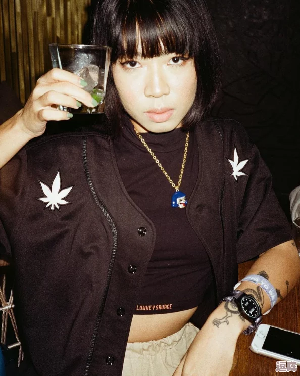 20岁女rapper越南:她的音乐故事和独特风格备受认可 20岁女rapper越南:她的音乐故事和独特风格备受认可