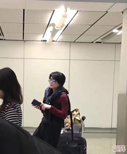 XXXX张柏芝ⅩXXXX:网友称其为"岁月静好",称赞其优雅气质与出众才华令其依然闪耀。 XXXX张柏芝ⅩXXXX:网友称其为"岁月静好",称赞其优雅气质与出众才华令其依然闪耀。