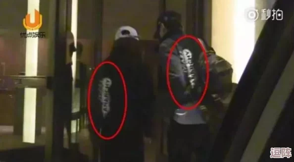 撒尿WBWBWB毛：这位明星被曝与神秘对象深夜约会，网友纷纷猜测恋情真相！