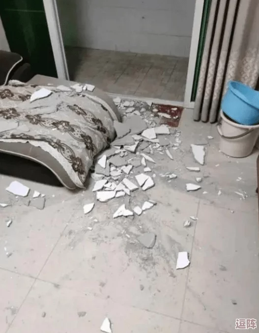 县城市场旱厕大白屁股偷拍，揭示公共卫生隐患与社会道德问题的严重性，引发广泛关注与讨论